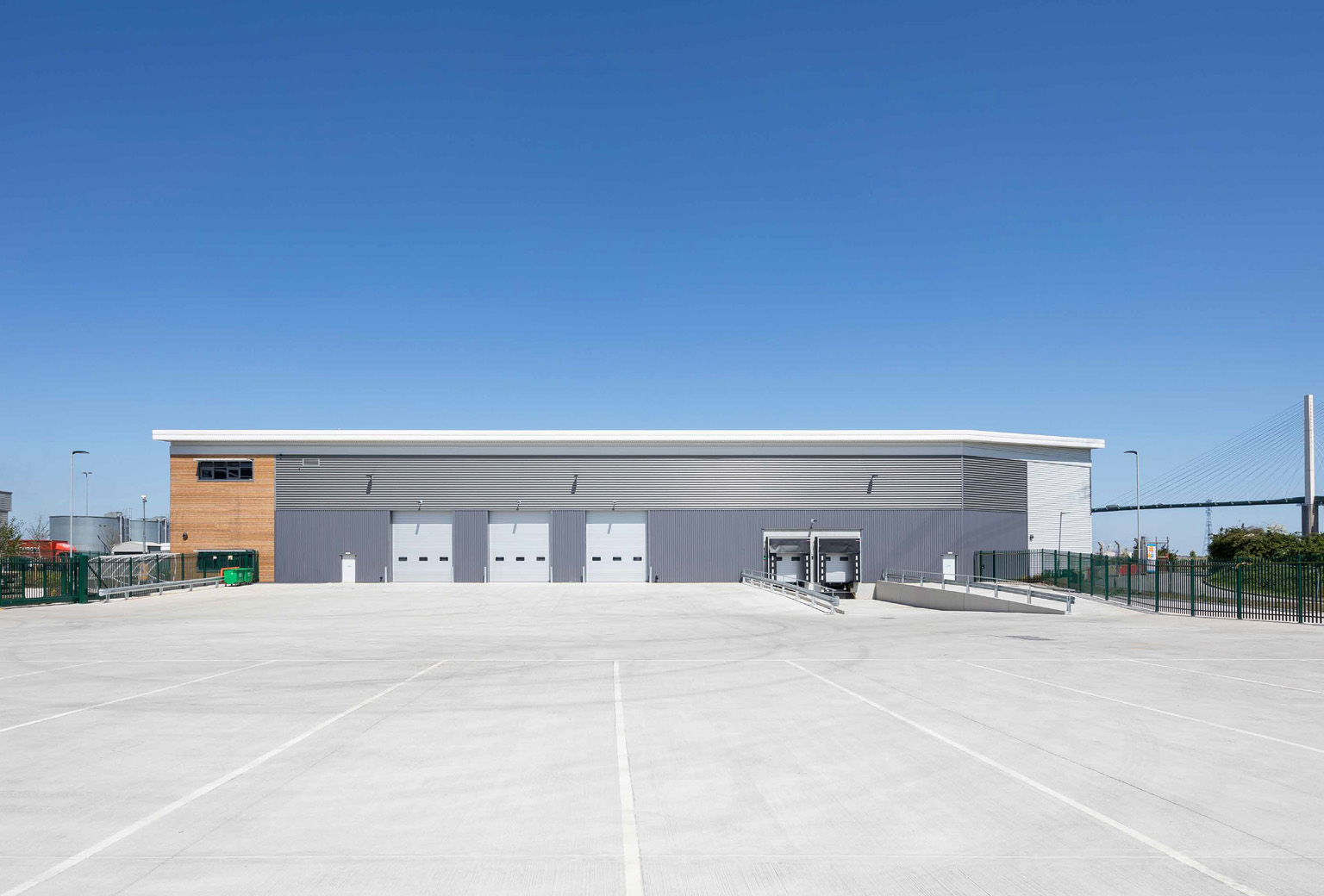 05 11 20 DPD signs 10 year lease on prime last mile logistics warehouse in Dartford hero