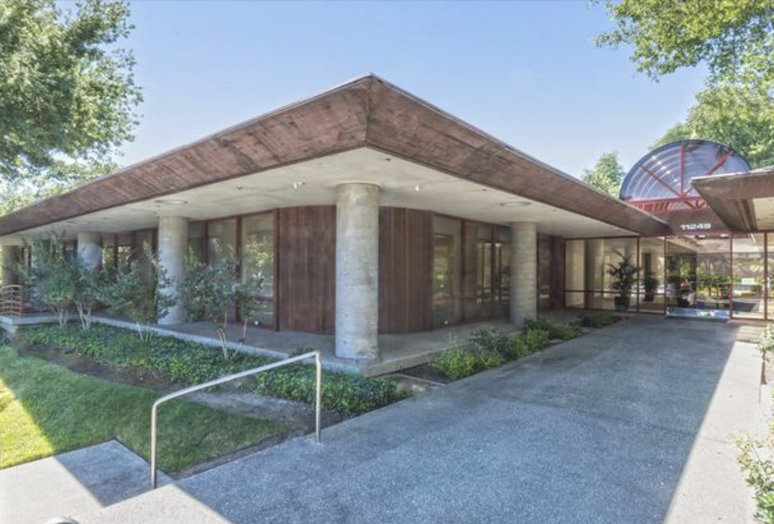 news_OfficePortfolioSale_1536x1040